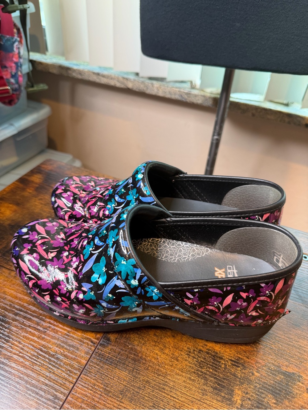 Dansko XP 2.0 clogs Flower Patent floral design colorful pattern SZ 39/US8.5-9